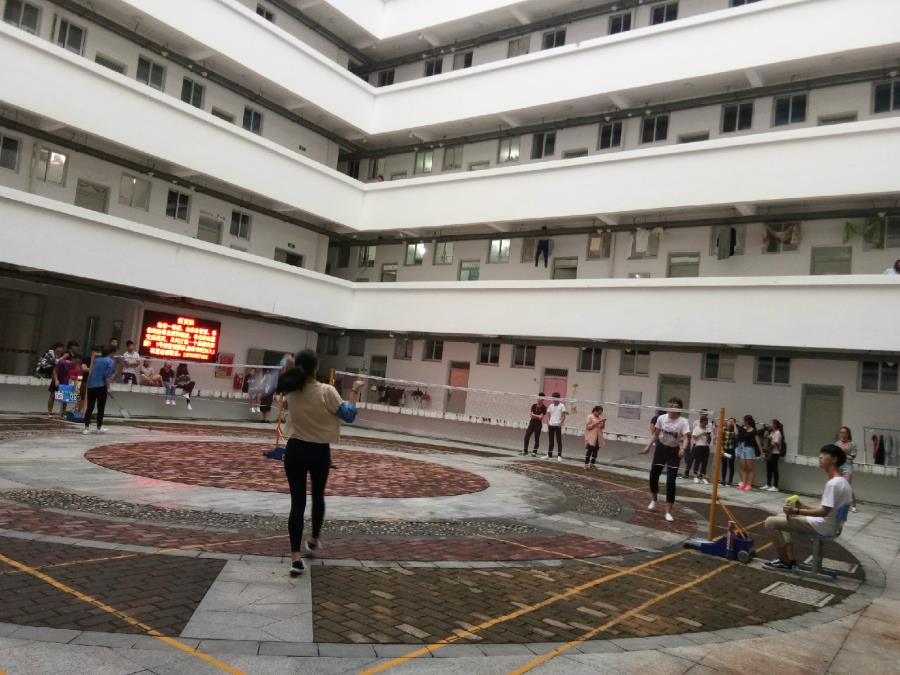 我院2016年新生体育系列赛之羽毛球赛正式开赛