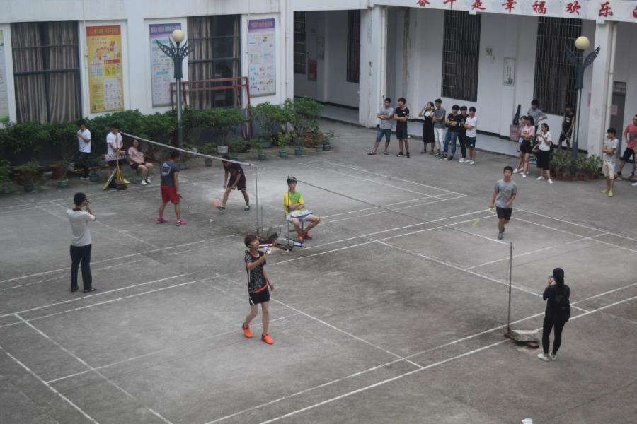 我院2016年新生体育系列赛之羽毛球总决赛顺利开展