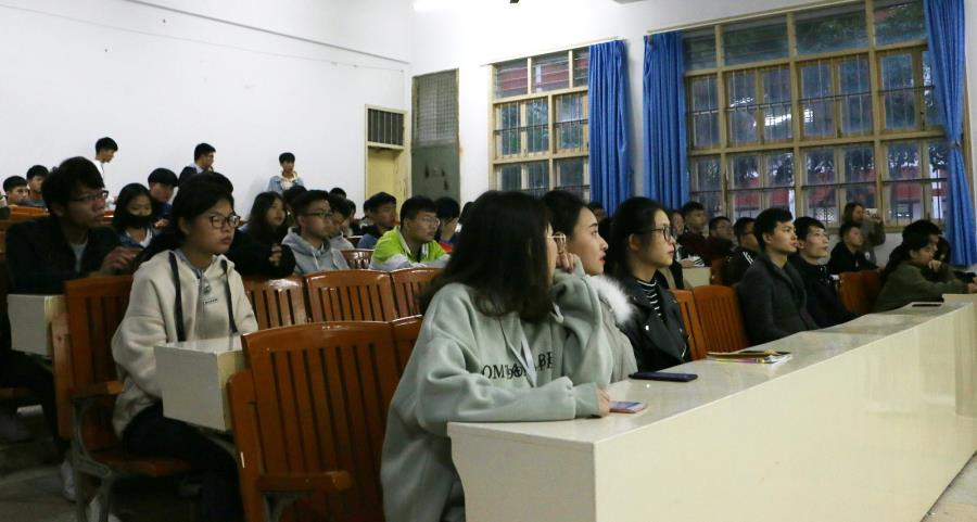 学生会座谈会