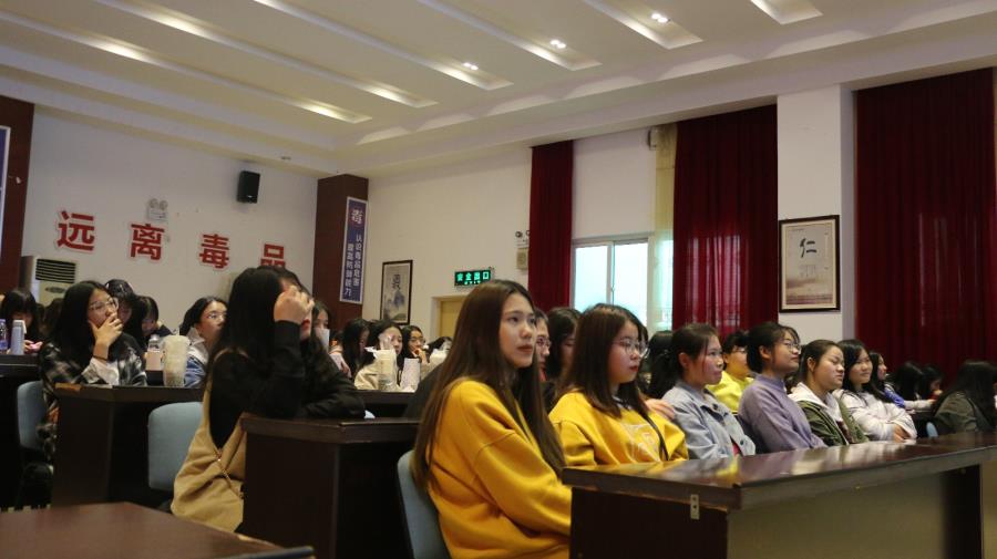 关爱女生伴成长——我院举办女生节系列活动
