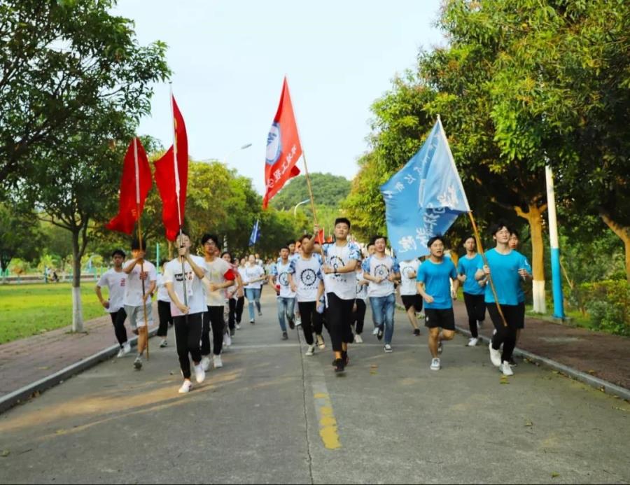 百年五四，青春跑出彩