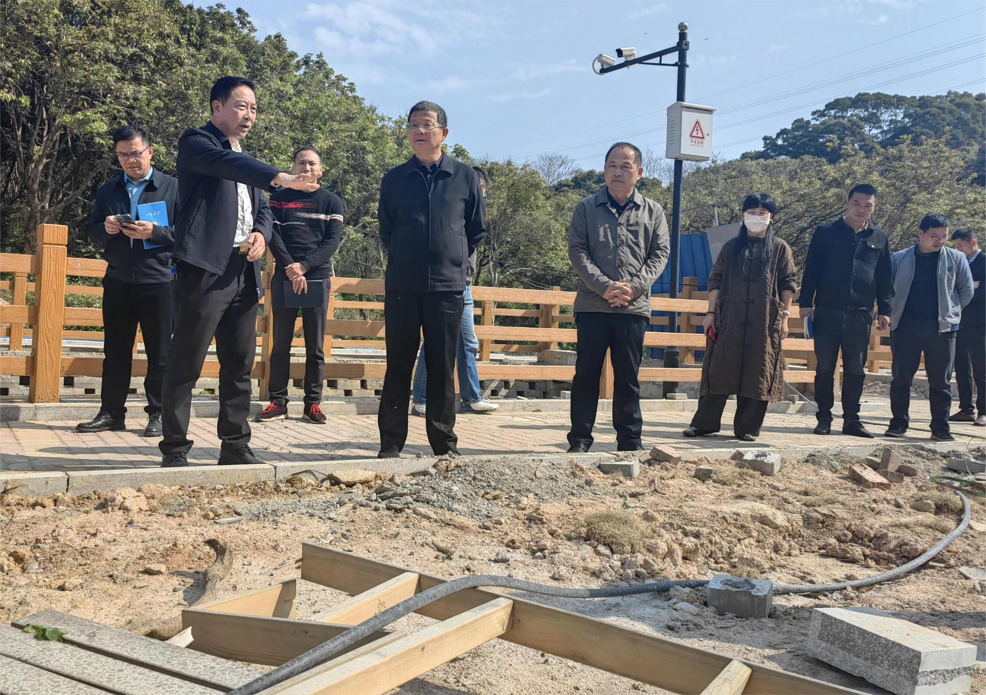 抓住重点压实责任   存在问题迅速整改  湄职院党委书记林建华率队调研校园配套建设项目