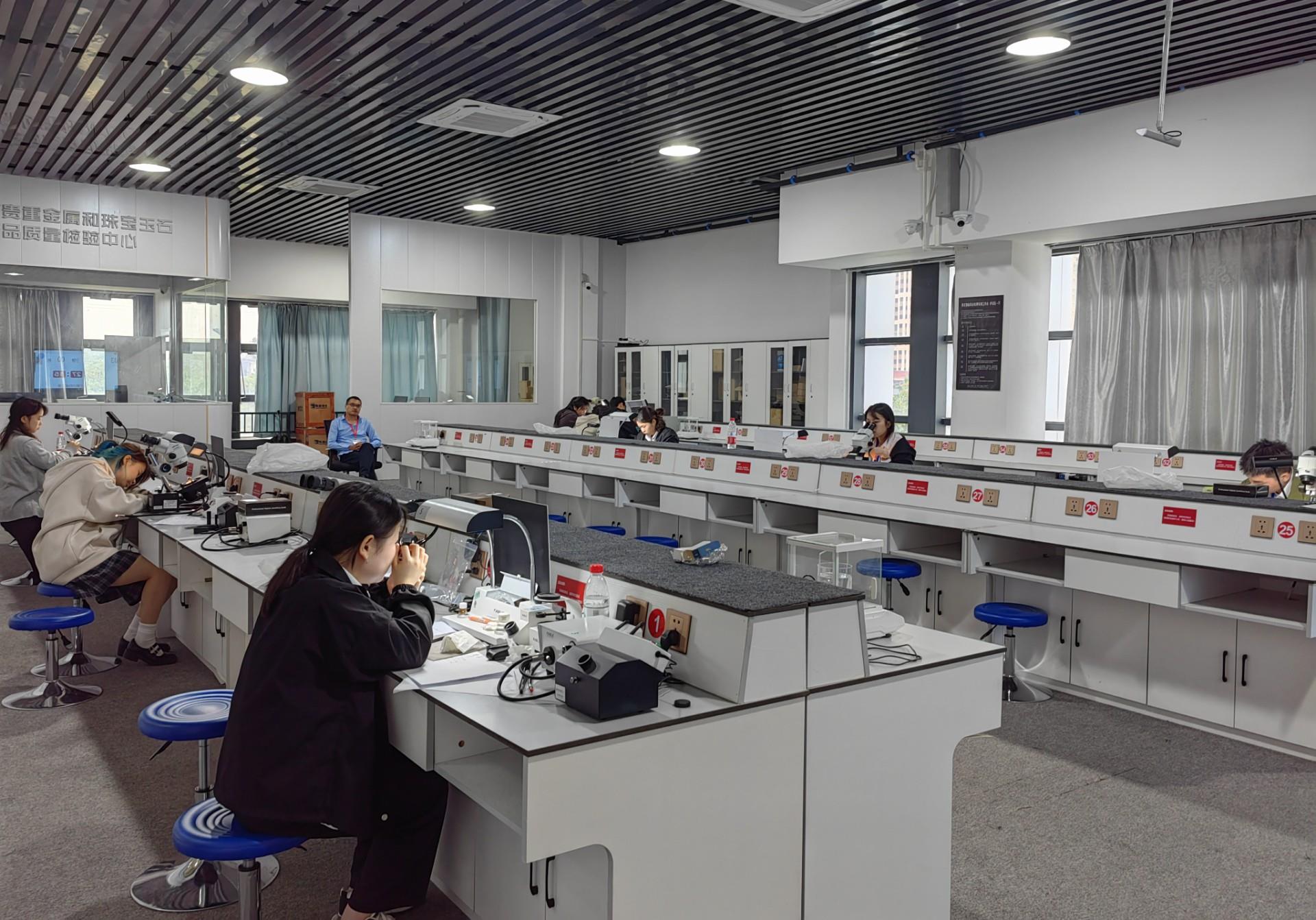 省职业院校技能大赛“珠宝玉石鉴定”赛项举行  团体一等奖花落湄职院并入选国赛