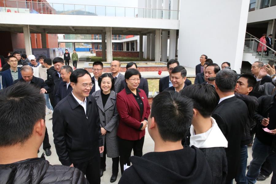 简讯：副省长林宝金与我系学生亲切交谈