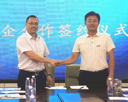 工学交替谱新篇，顶岗实习促成长︱建筑工程系与巨岸集团举行签约仪式