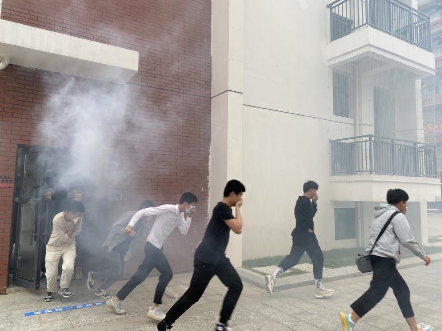 建筑工程系开展防爆消防演练