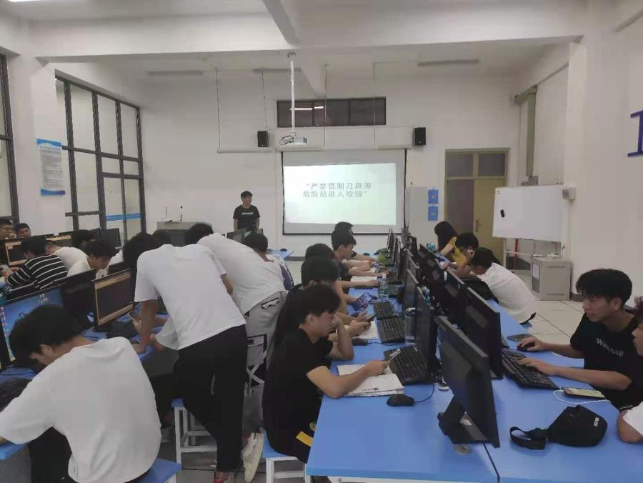 安全教育|严禁管制刀具进校园，我们在行动