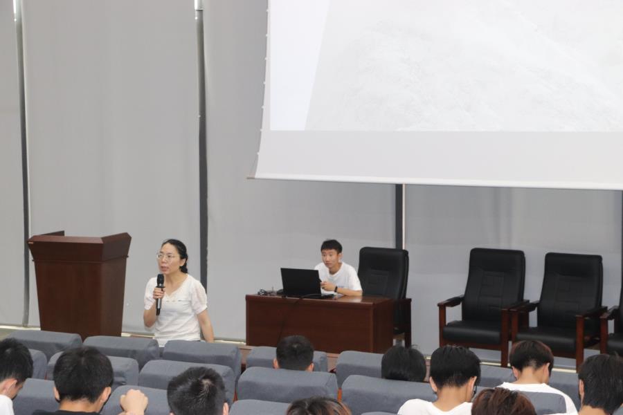 建筑工程系召开暑假离校安全会议暨19级顶岗实习动员大会
