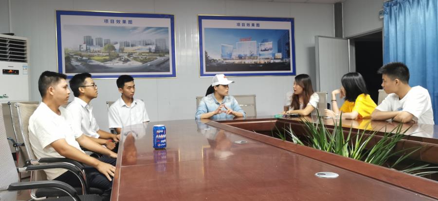 走访慰问毕业生，温暖关怀暖人心