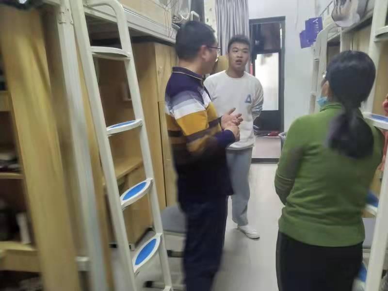 加强宿舍安全，排除宿舍隐患 | 建筑工程系开展宿舍卫生评比