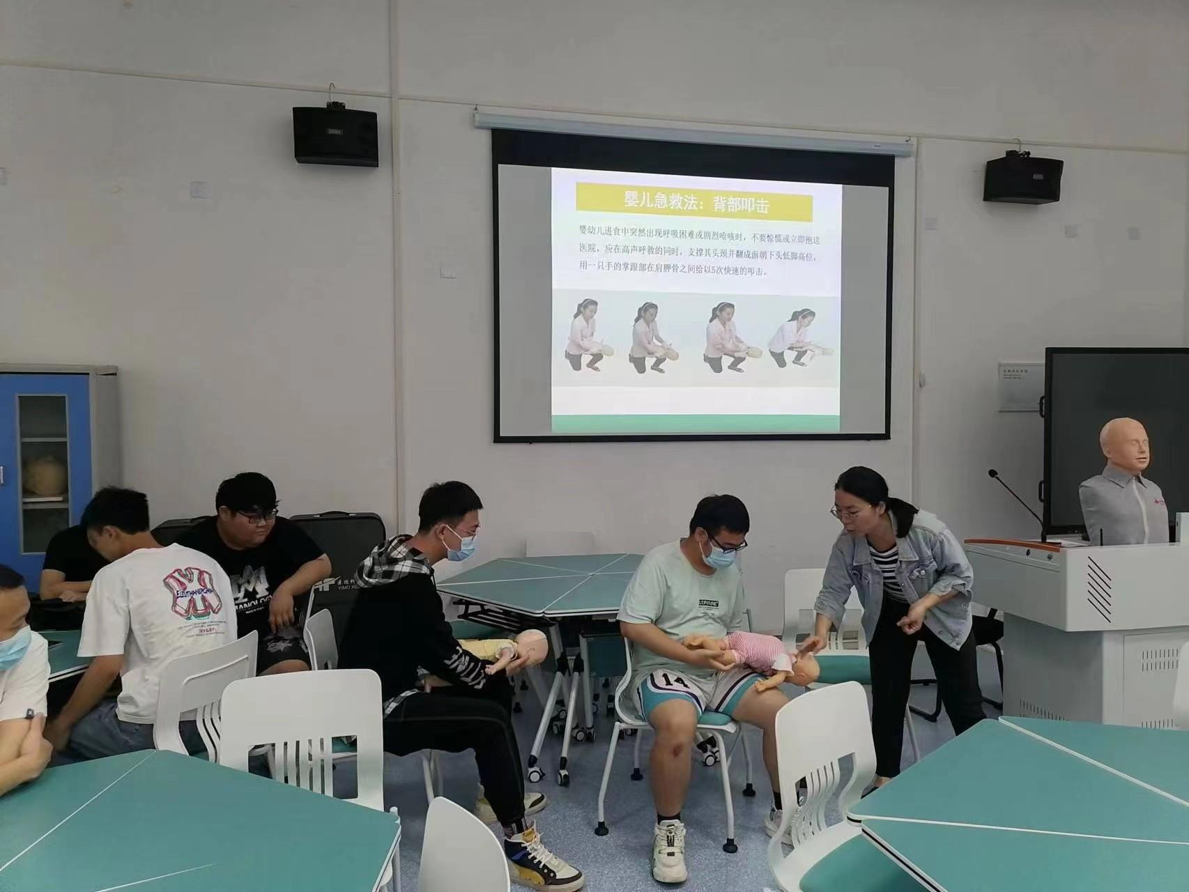 守护校园 “救”在身边｜ 建筑工程系组织开展应急救护培训