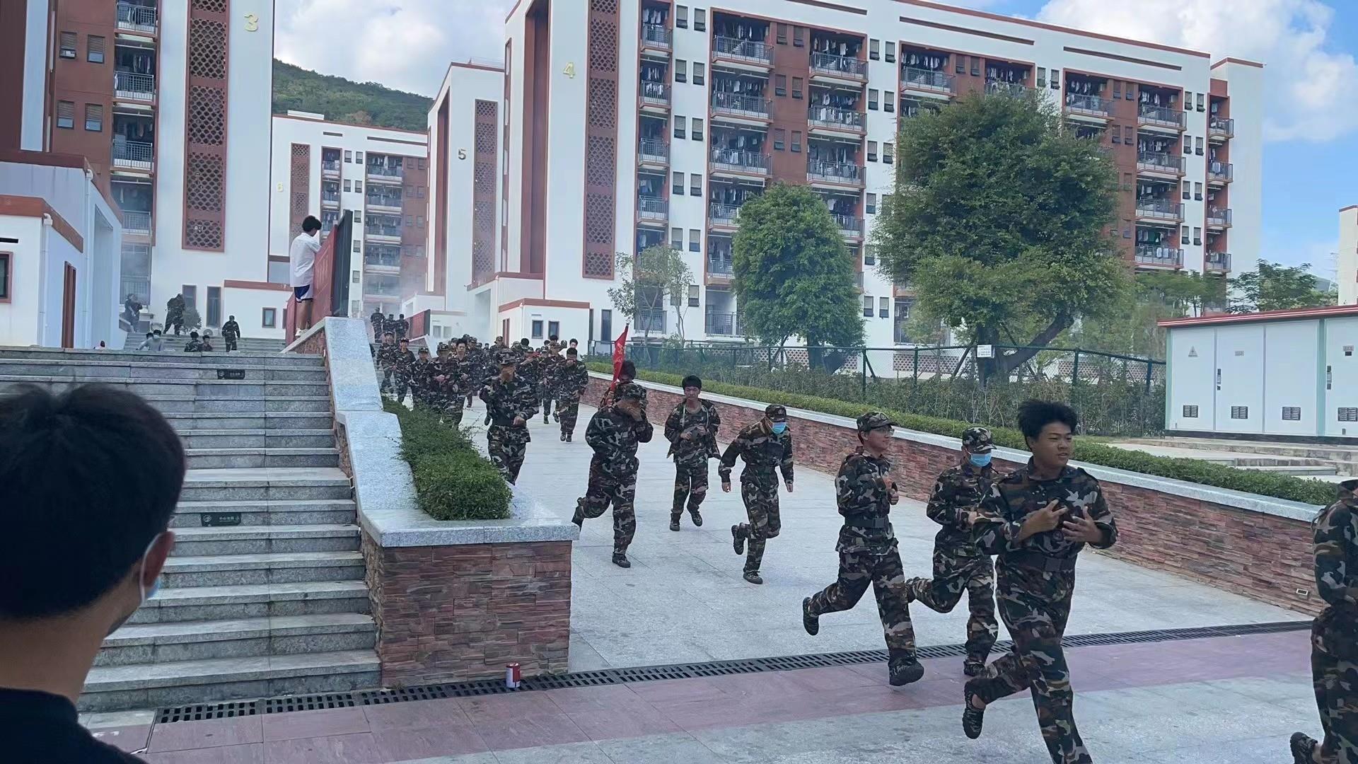 安全主题活动日 | 建筑工程系举行消防安全逃生疏散演练