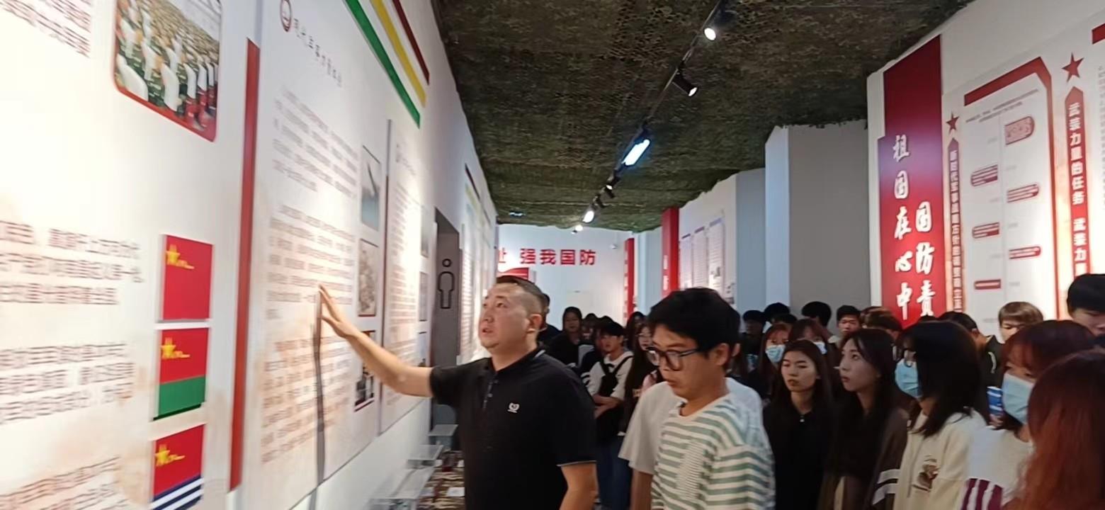 弘扬爱国教育 强化国防意识 | 我系邀请国防教育学院院长张超开展国防教育活动