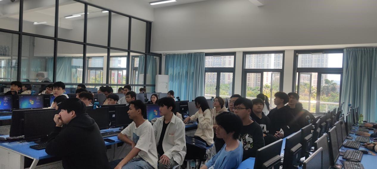 资助育人|我系开展资助政策解读主题班会