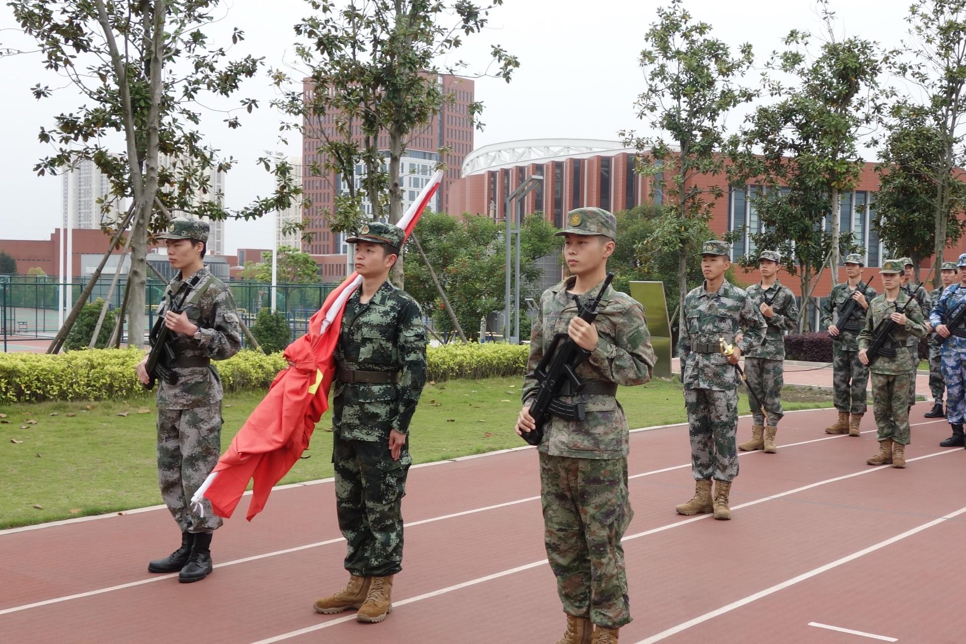 用“爱心”追逐梦想，建筑工程系举行升旗仪式