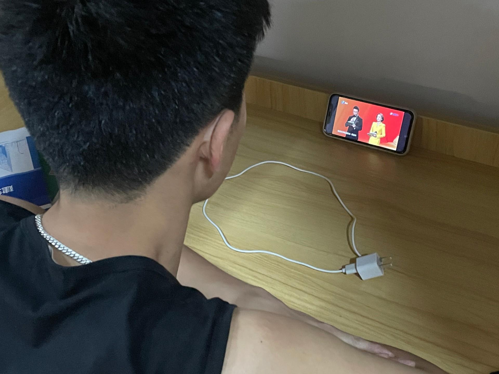观看直播，学习福建青年榜样精神