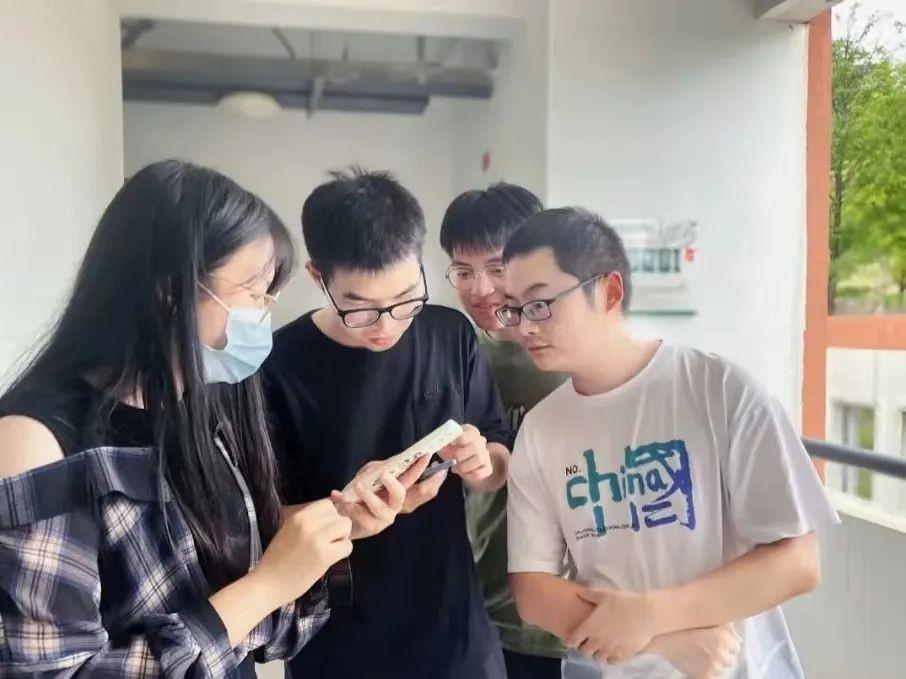 一站式学生社区 | “宿宿”关注！建筑工程系开展宿舍安全卫生检查