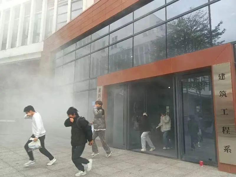 临阵不慌 安全相伴｜地震疏散演练