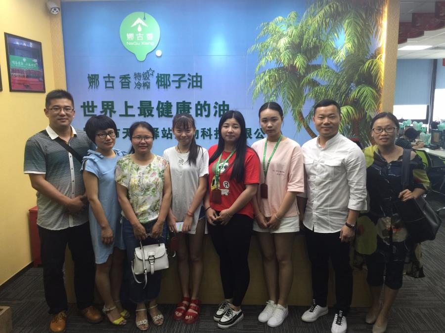 工商管理系商务教研室老师到厦门看望14级顶岗实习学生
