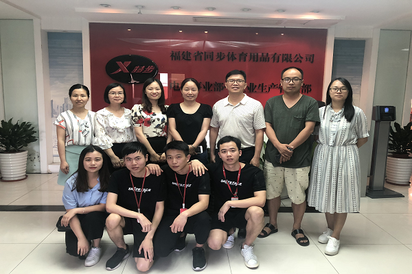 工商系教师前往特步泉厦分公司看望实习学生