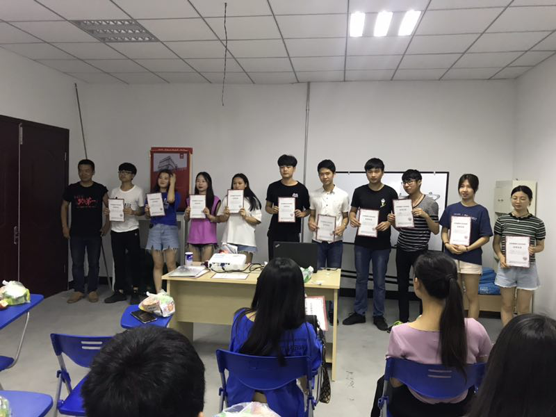 物流管理专业学生京东物流实训