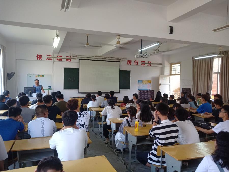 工商管理学院举行物流管理专业介绍会