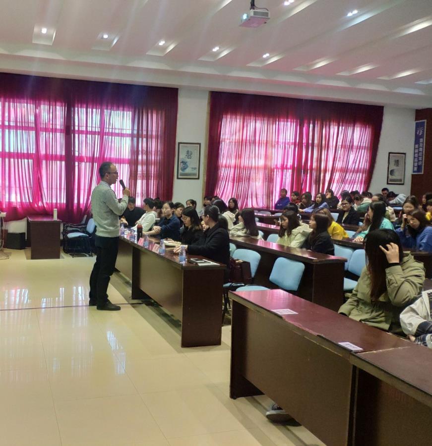 工商管理系参加电信公司招聘宣讲会