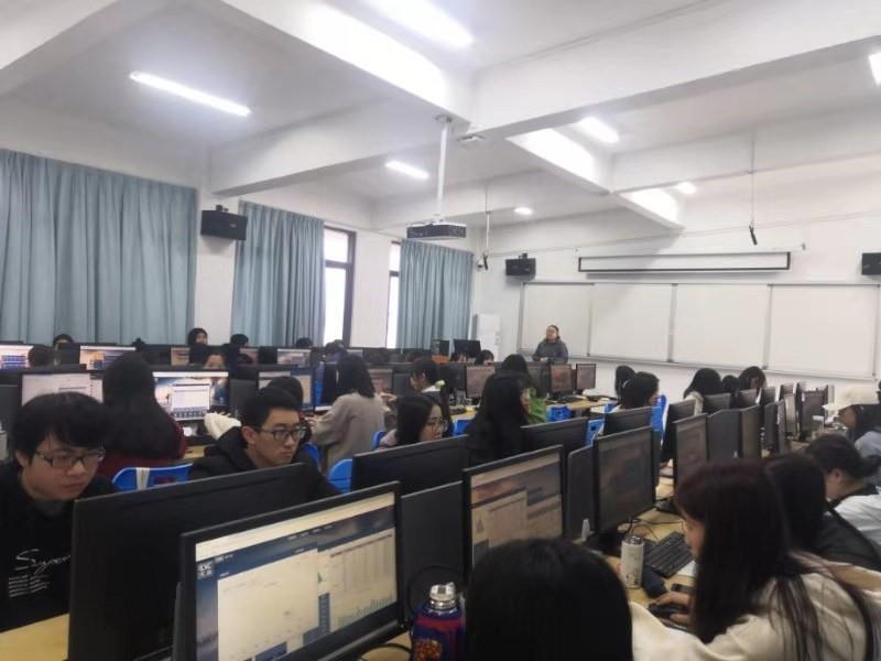 工商管理学院大数据与会计与厦门网中网软件有限公司进行友好 校企合作