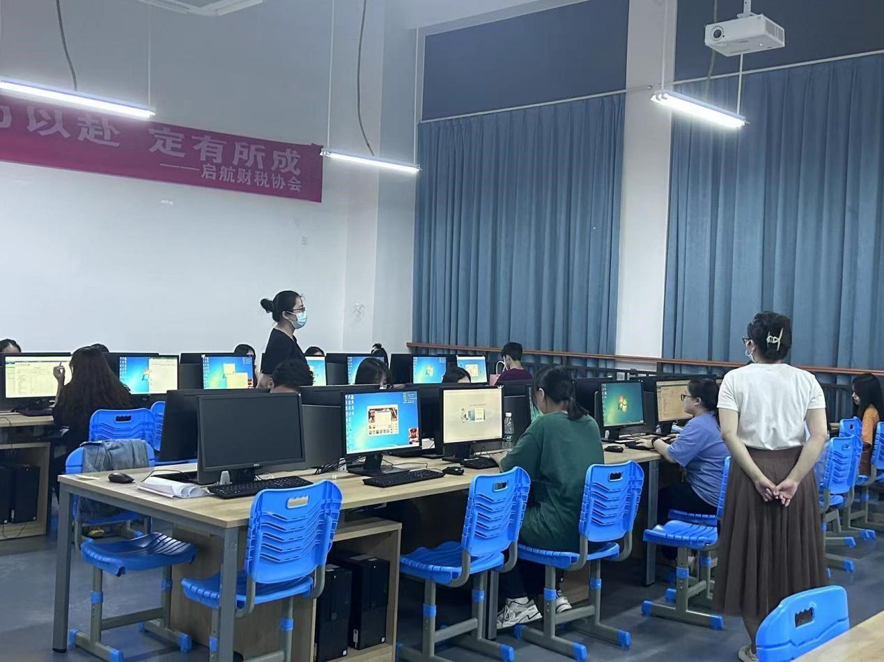 我院学生在本次“福思特税务技能竞赛”大学生会计税务技能大赛中喜获佳绩