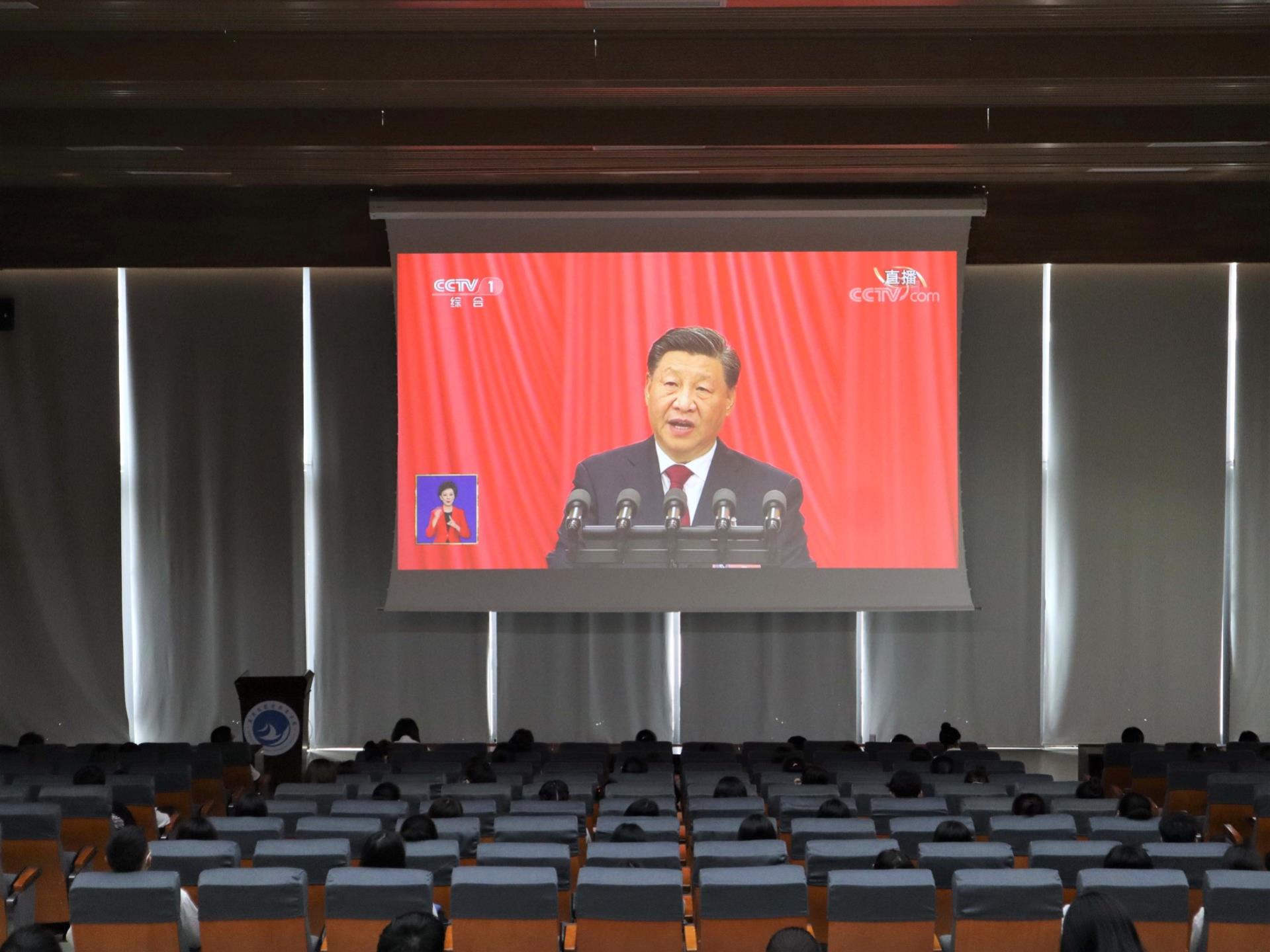 工商管理系师生热议"党的二十大"报告精神