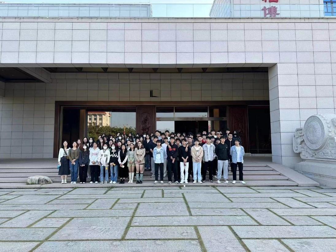 工商系组织21级市场营销专业赴福建三福集团参观实训