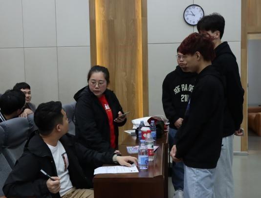 工商管理系召开特步专场宣讲会