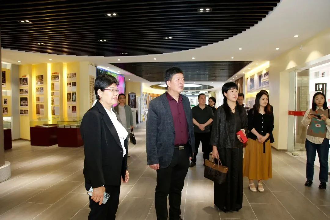 学院纪委书记张凡带队前往泉州幼儿师范高等专科学校调研交流并走访欧乐堡研学实训基地