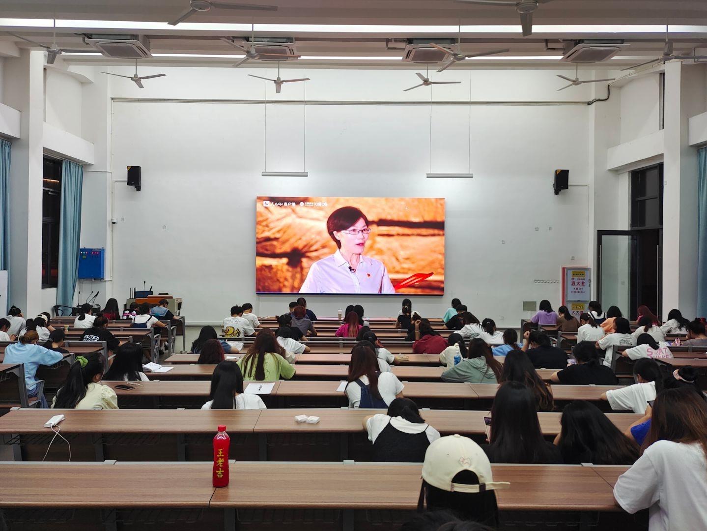 医学健康系师生热议“同上一堂思政大课”