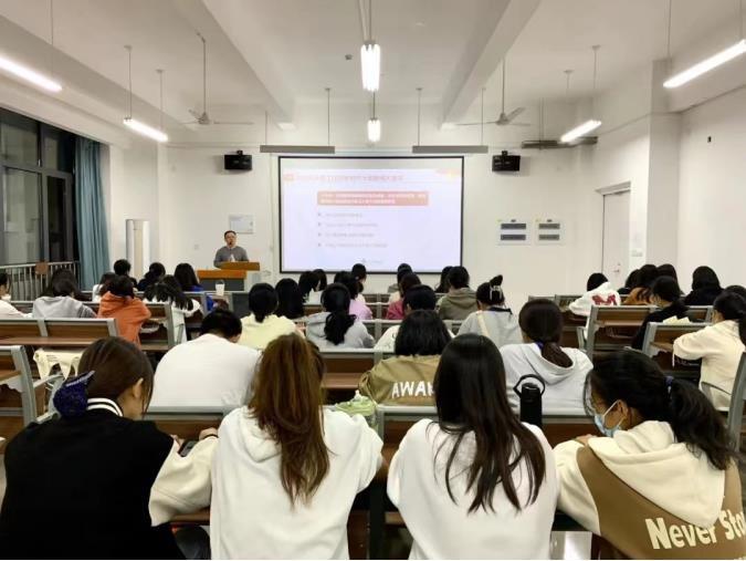 学习二十大⑮|党的二十大精神进课堂，医学健康系思政课“热气腾腾”