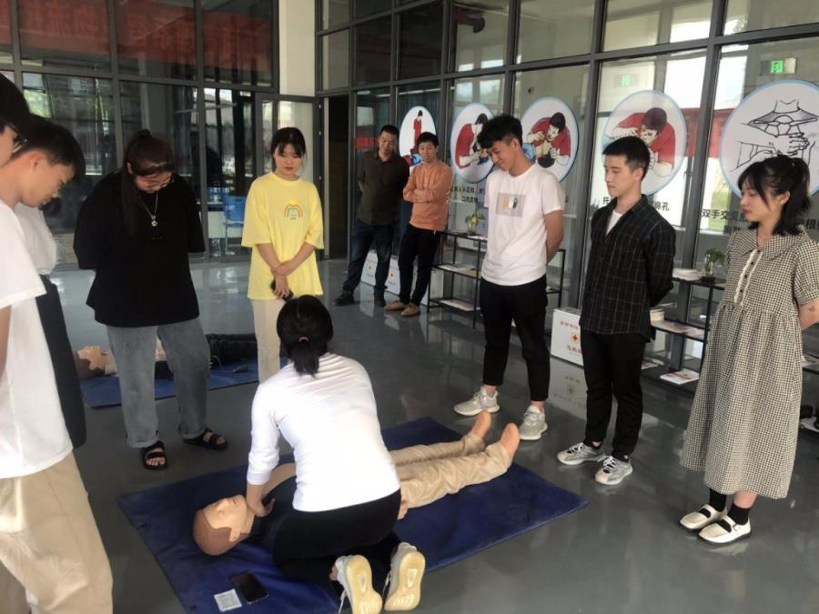 各安全员注意，应急救护培训开始啦!